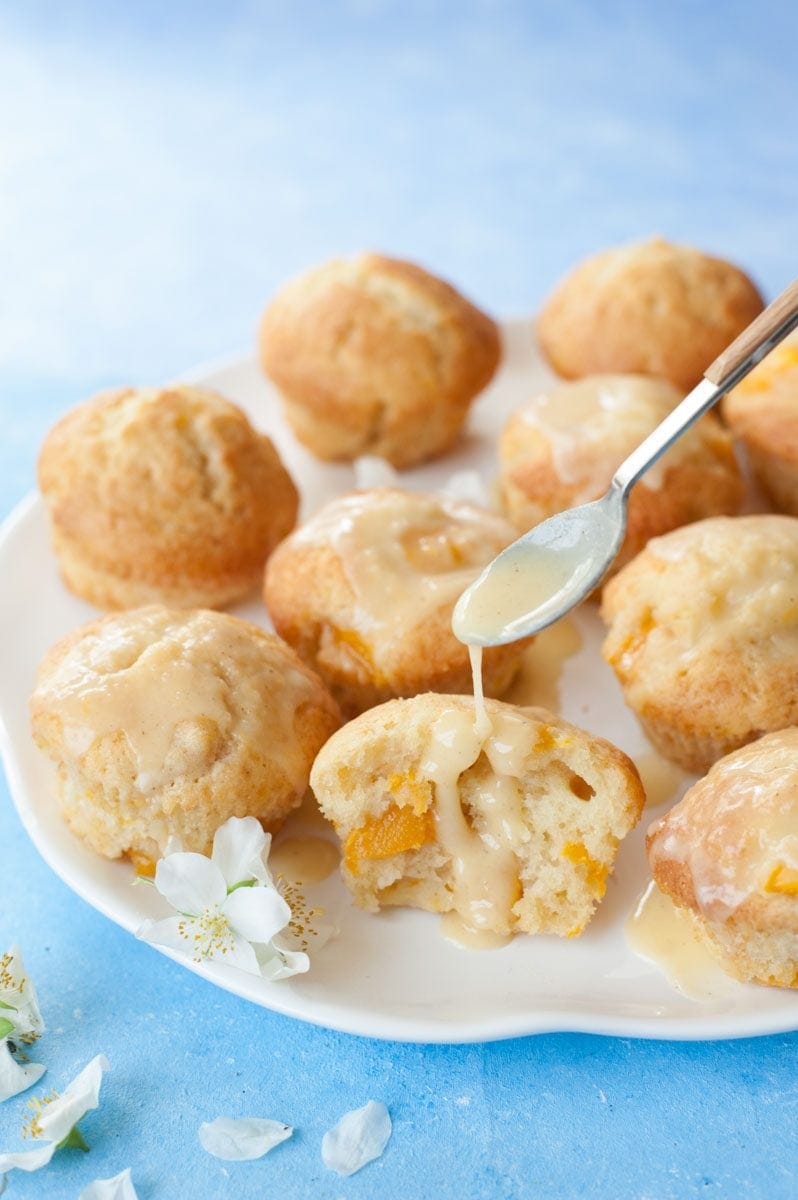 Mango Muffins With Passion Fruit Glaze Recipe - 