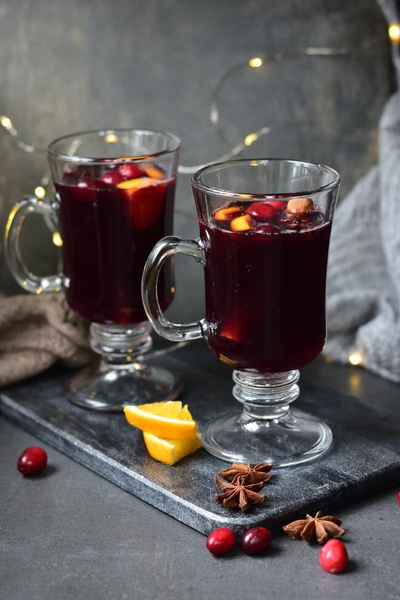 https://www.everyday-delicious.com/wp-content/uploads/2019/08/cranberry-orange-mulled-wine-grzane-wino-everyday-delicious-1-800x1200.jpg