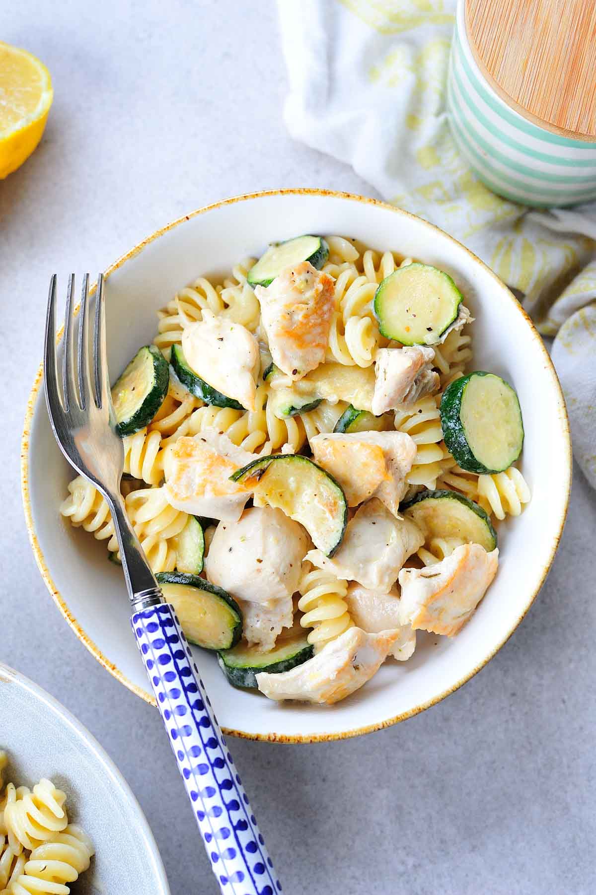 Chicken zucchini pasta with creamy lemon garlic sauce - Everyday Delicious