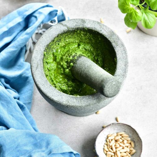 https://www.everyday-delicious.com/wp-content/uploads/2020/04/basil-pesto-pesto-bazyliowe-everyday-delicious-500x500.jpg