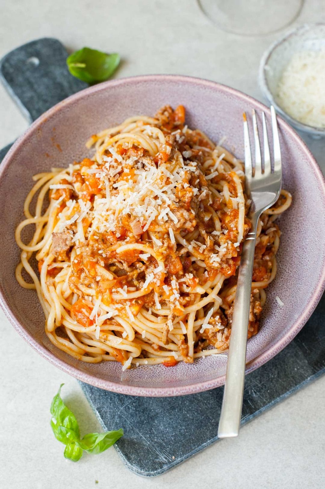 Quick spaghetti with fresh tomato meat sauce - Everyday Delicious