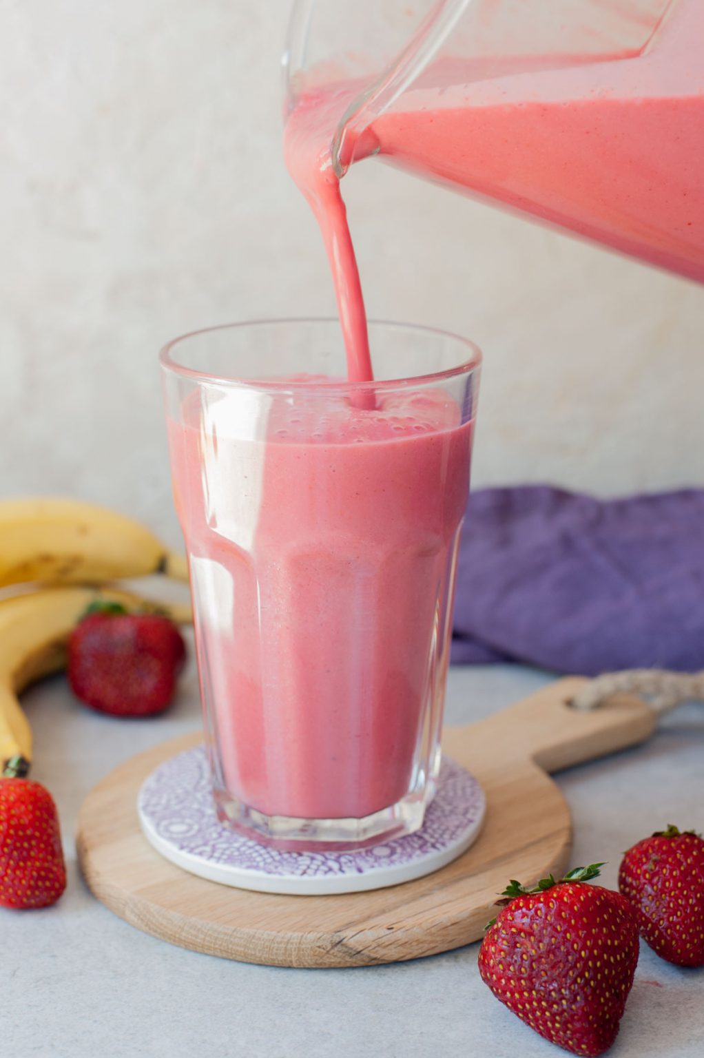Strawberry banana milkshake - Everyday Delicious