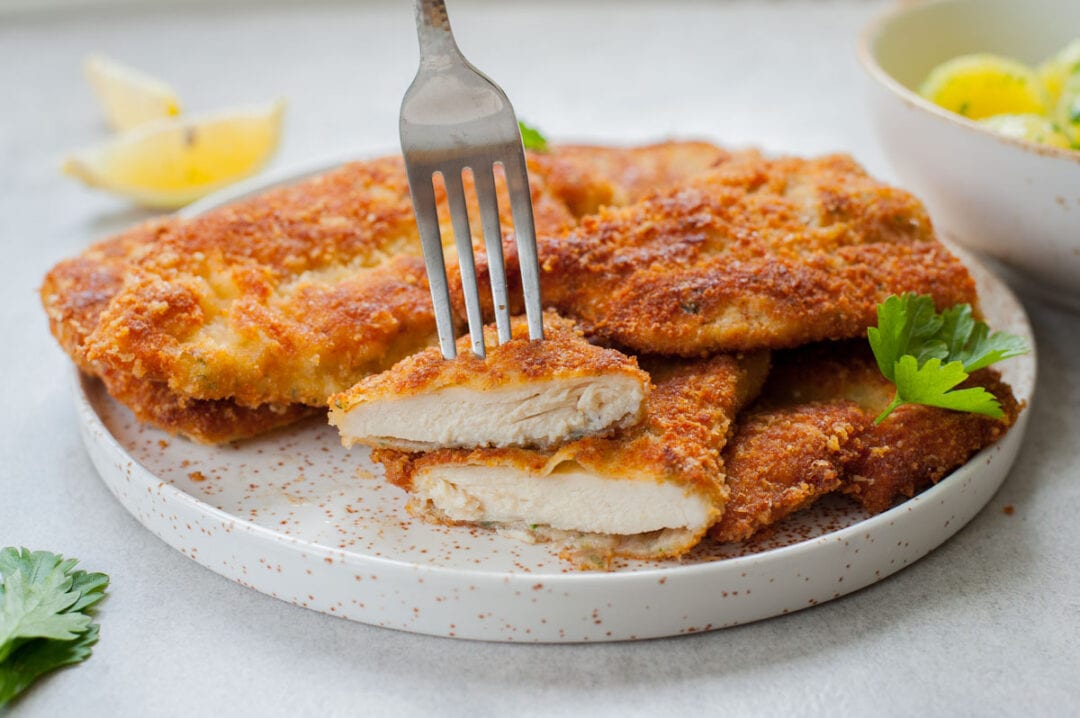 Crispy breaded chicken cutlets - Everyday Delicious