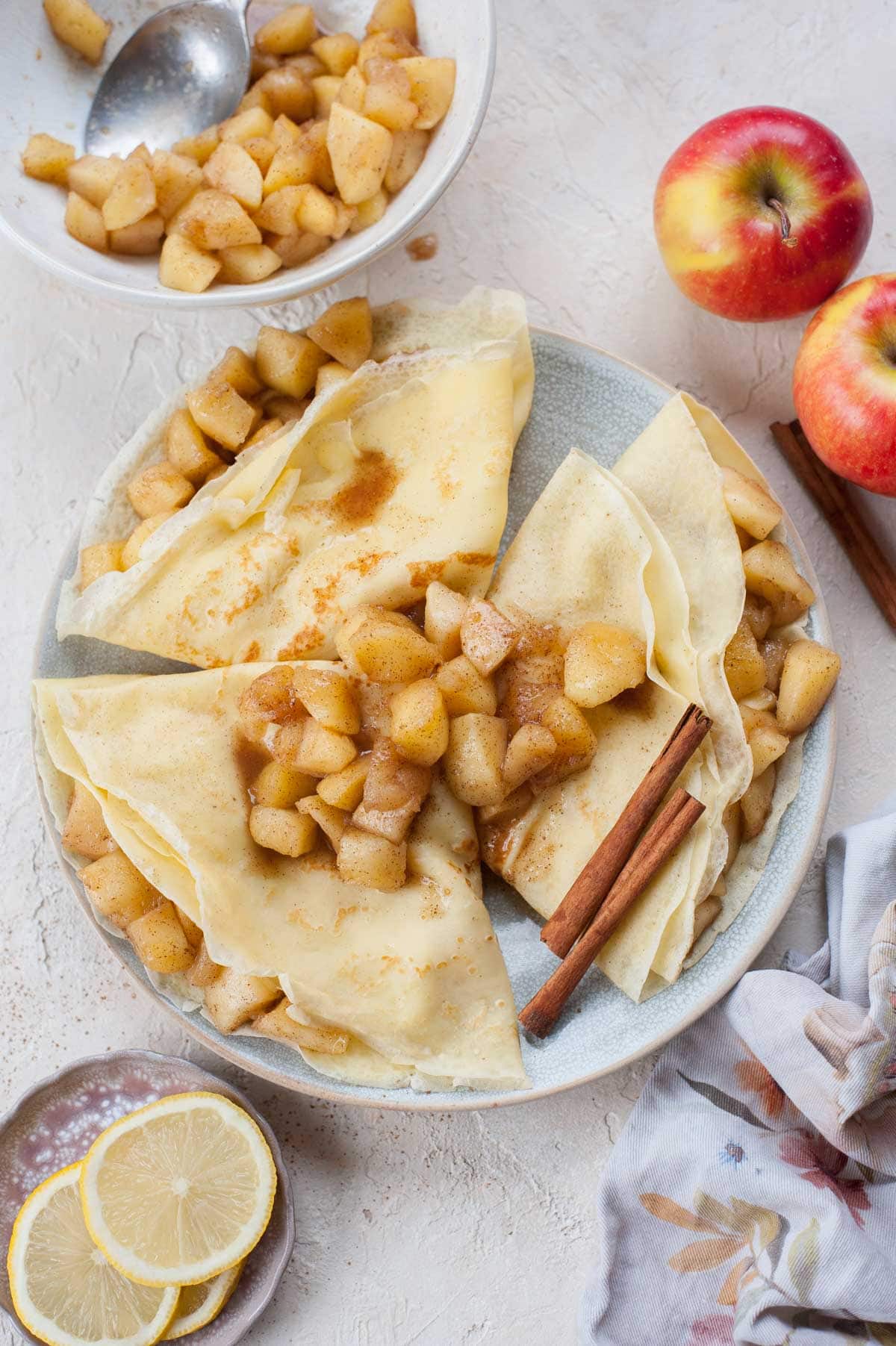 Apple crepes - Everyday Delicious