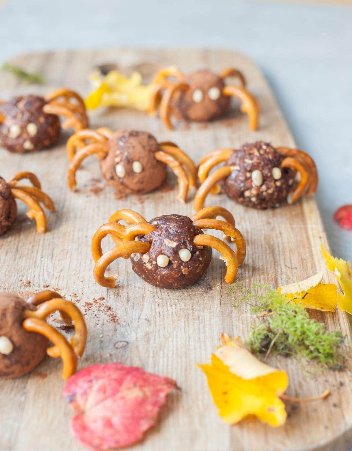Pretzel spiders - healthy Halloween treats - Everyday Delicious