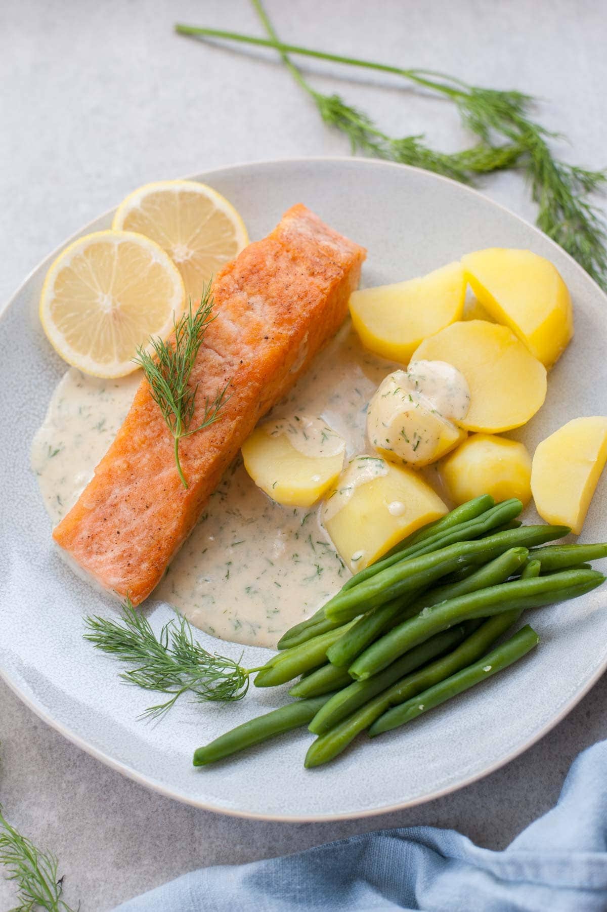 Salmon with creamy dill sauce - Everyday Delicious