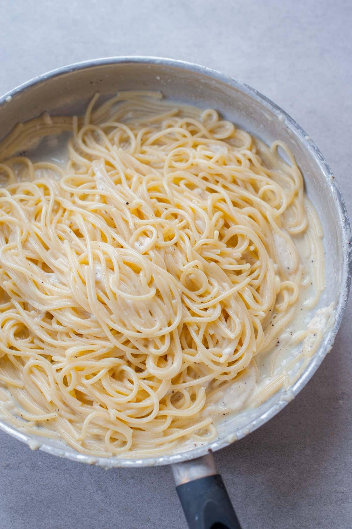 Spaghetti cacio e pepe - Everyday Delicious