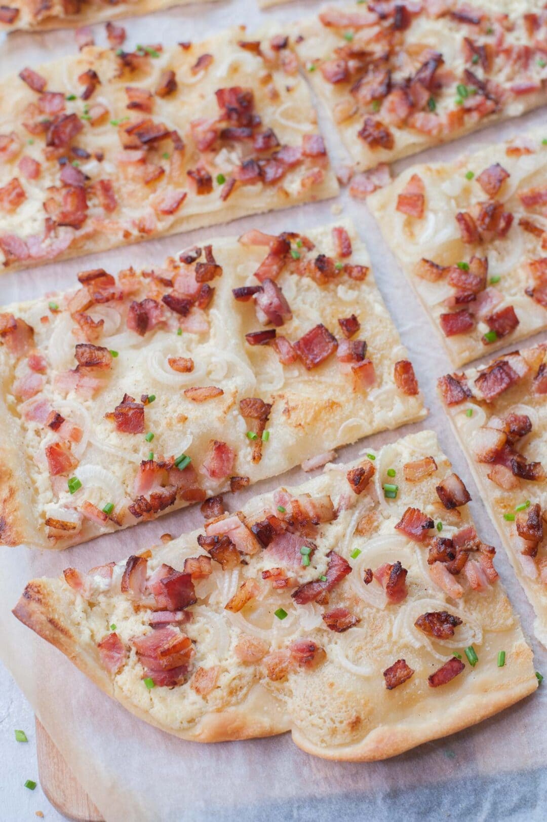 Flammkuchen - German pizza with bacon and onions (video)