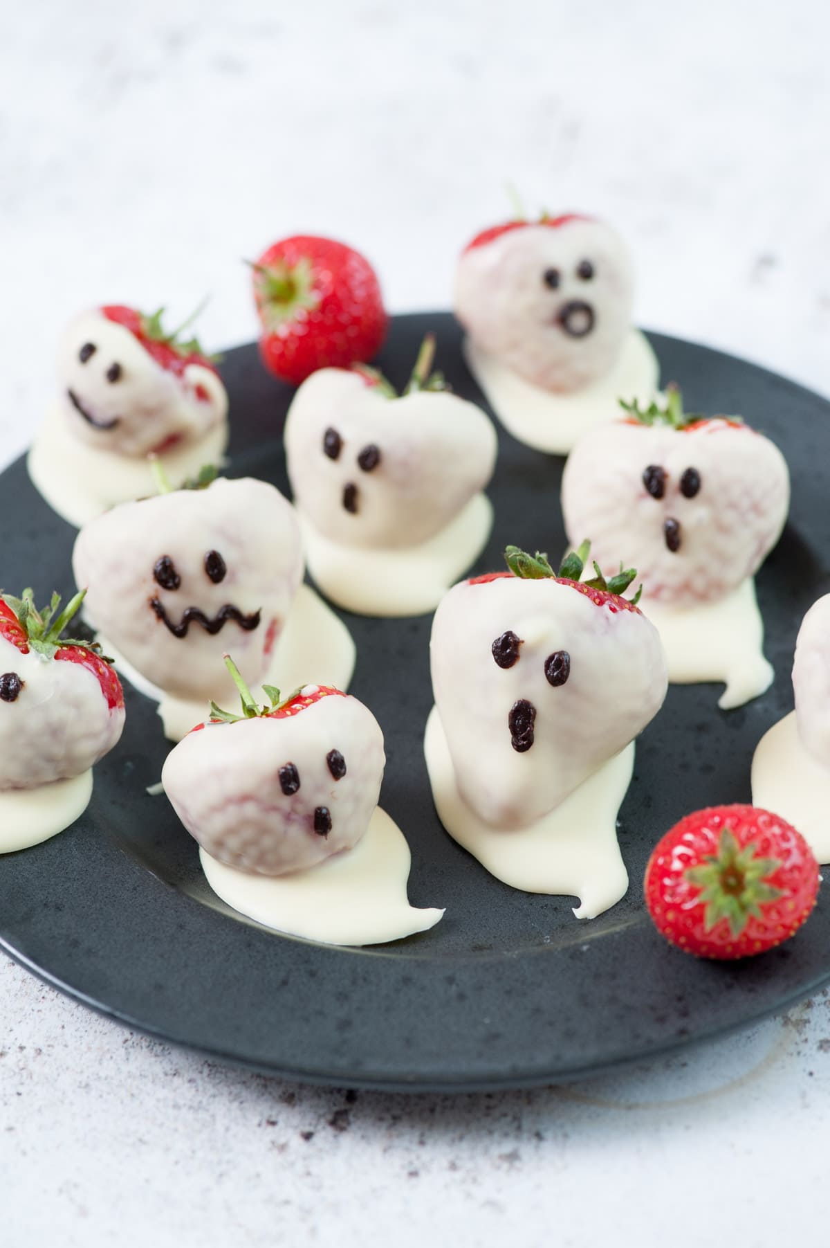 Halloween Chocolate-Covered Strawberries Recipe