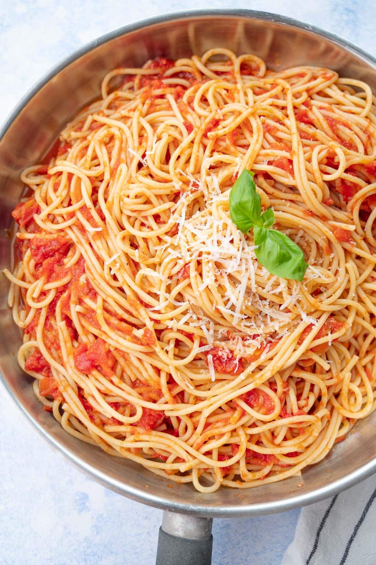 Spaghetti Pomodoro (from 'the Bear') - Everyday Delicious