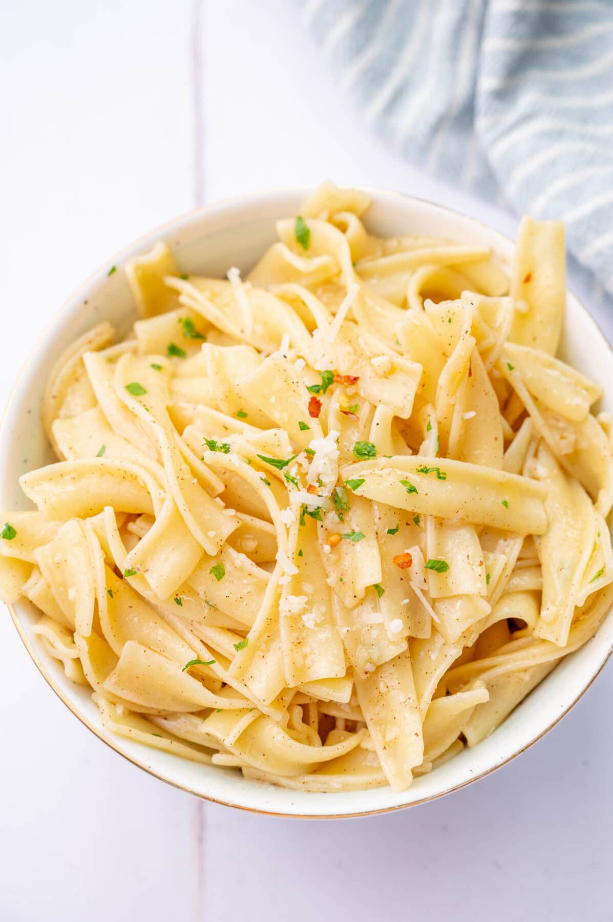 Garlic Butter Noodles (Buttered Noodles) - Everyday Delicious