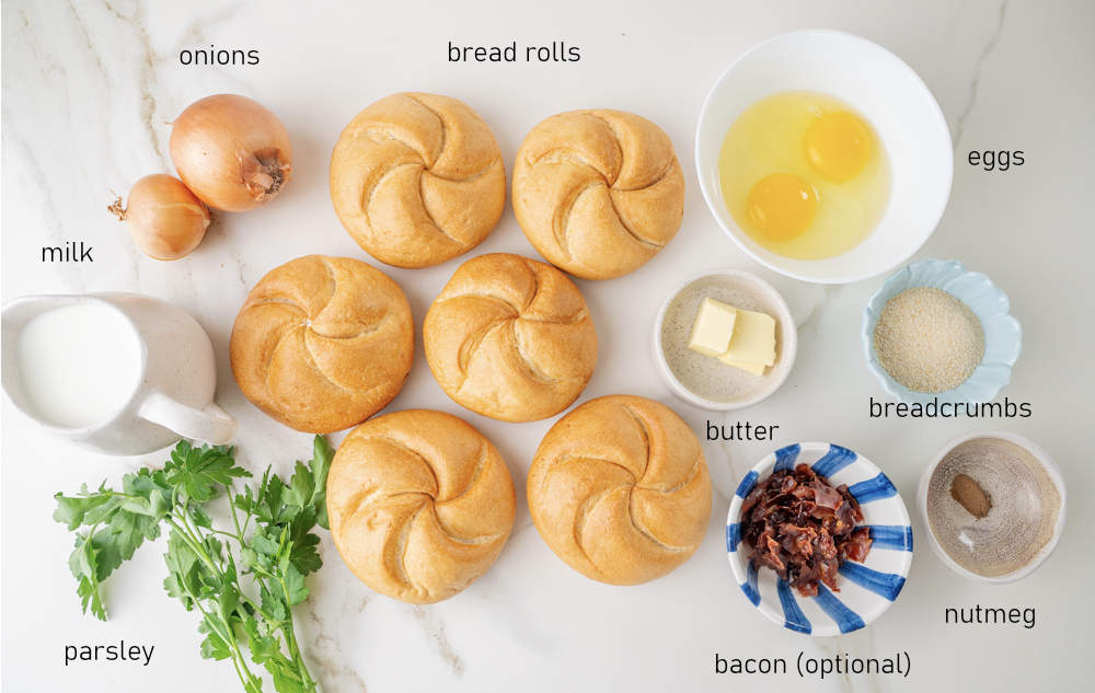 Labeled ingredients for Semmelknödel.